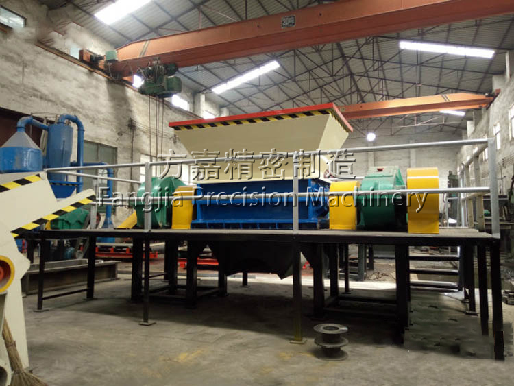 廢舊家具撕碎機(jī)