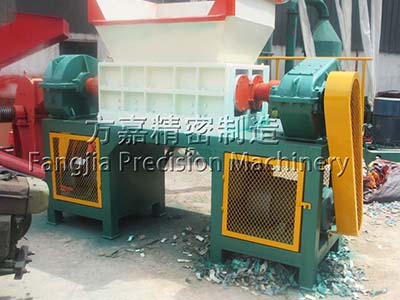 醫(yī)療垃圾撕碎機(jī)